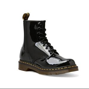 1460 WOMEN'S PATENT LEATHER LACE UP BOOTS